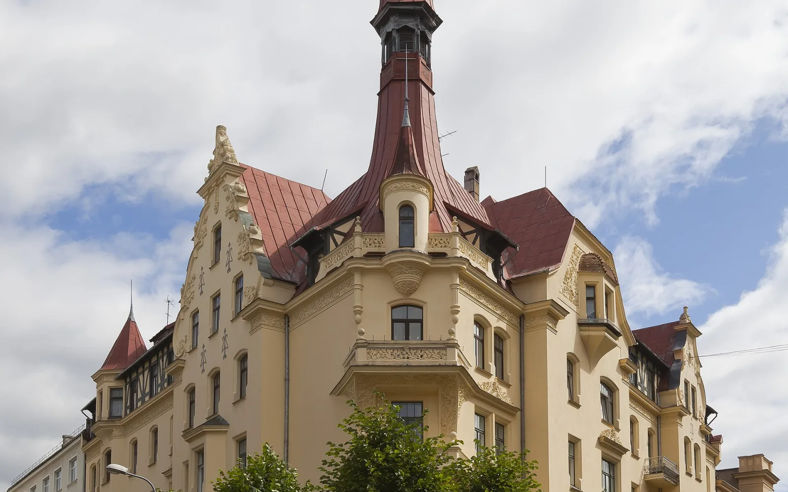 Art Nouveau building at Strēlnieku and Alberta streets in Riga