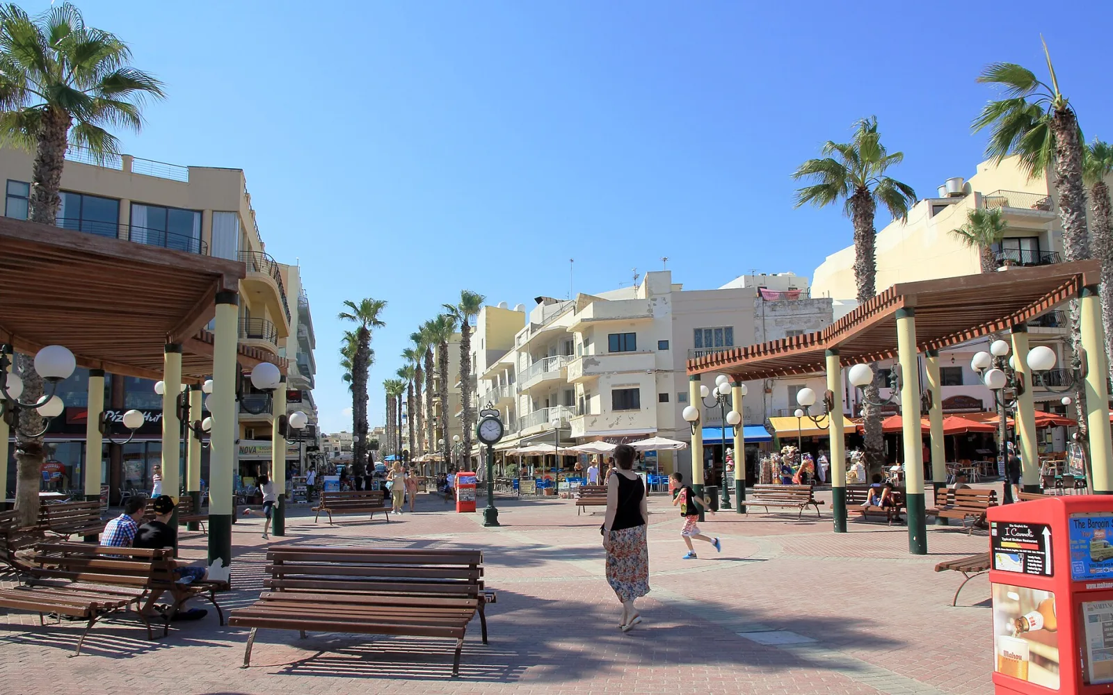 The main square in Buġibba