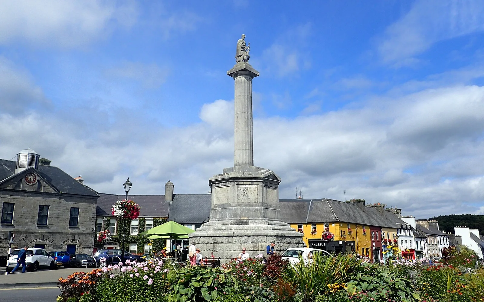 The Octagon and colourful buildings in Westport