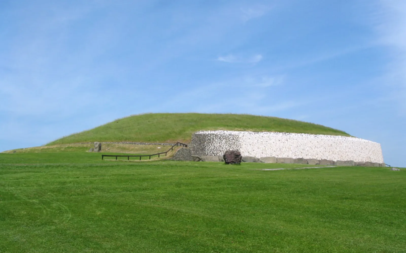 Newgrange in Boyne Valley and Newgrange