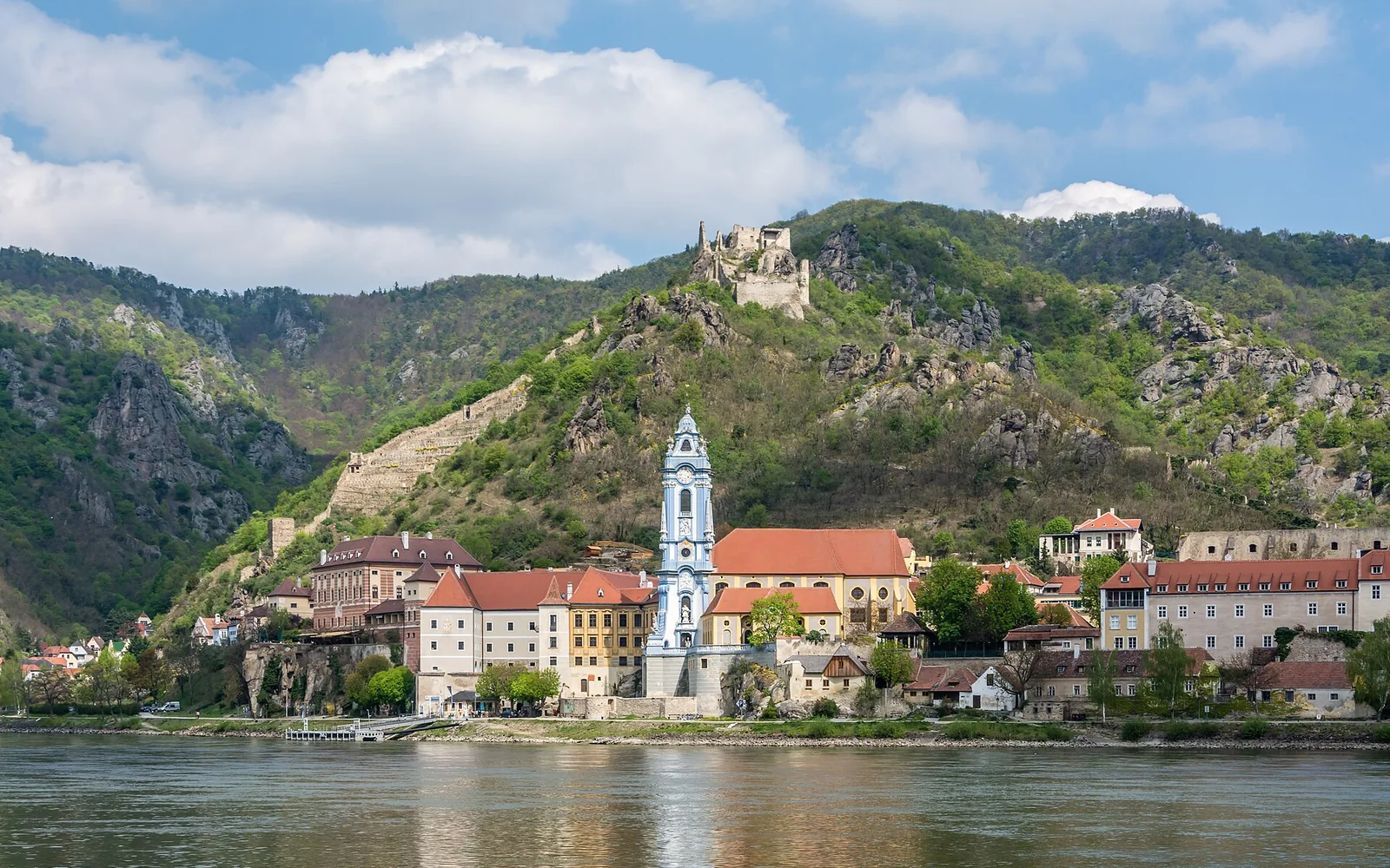 Dürnstein beside the Danube in the Wachau