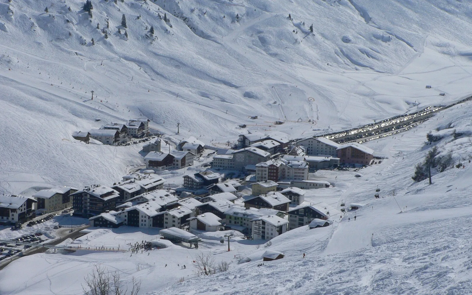 Zürs am Arlberg in its high mountain setting