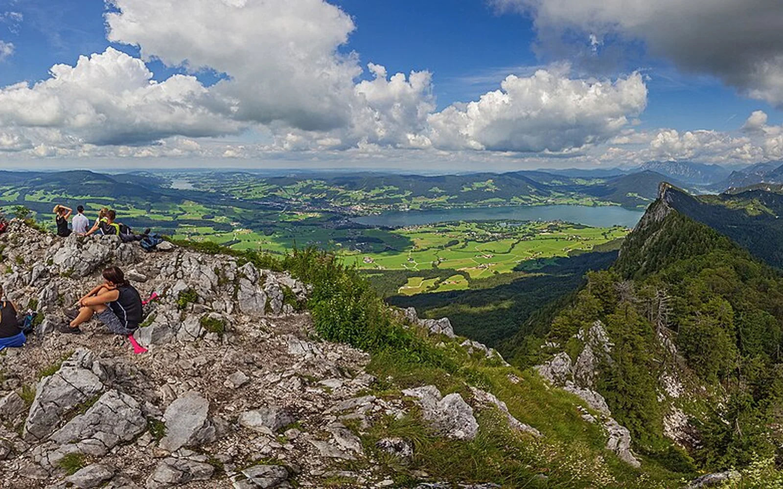 A lake and mountain landscape in the Salzkammergut