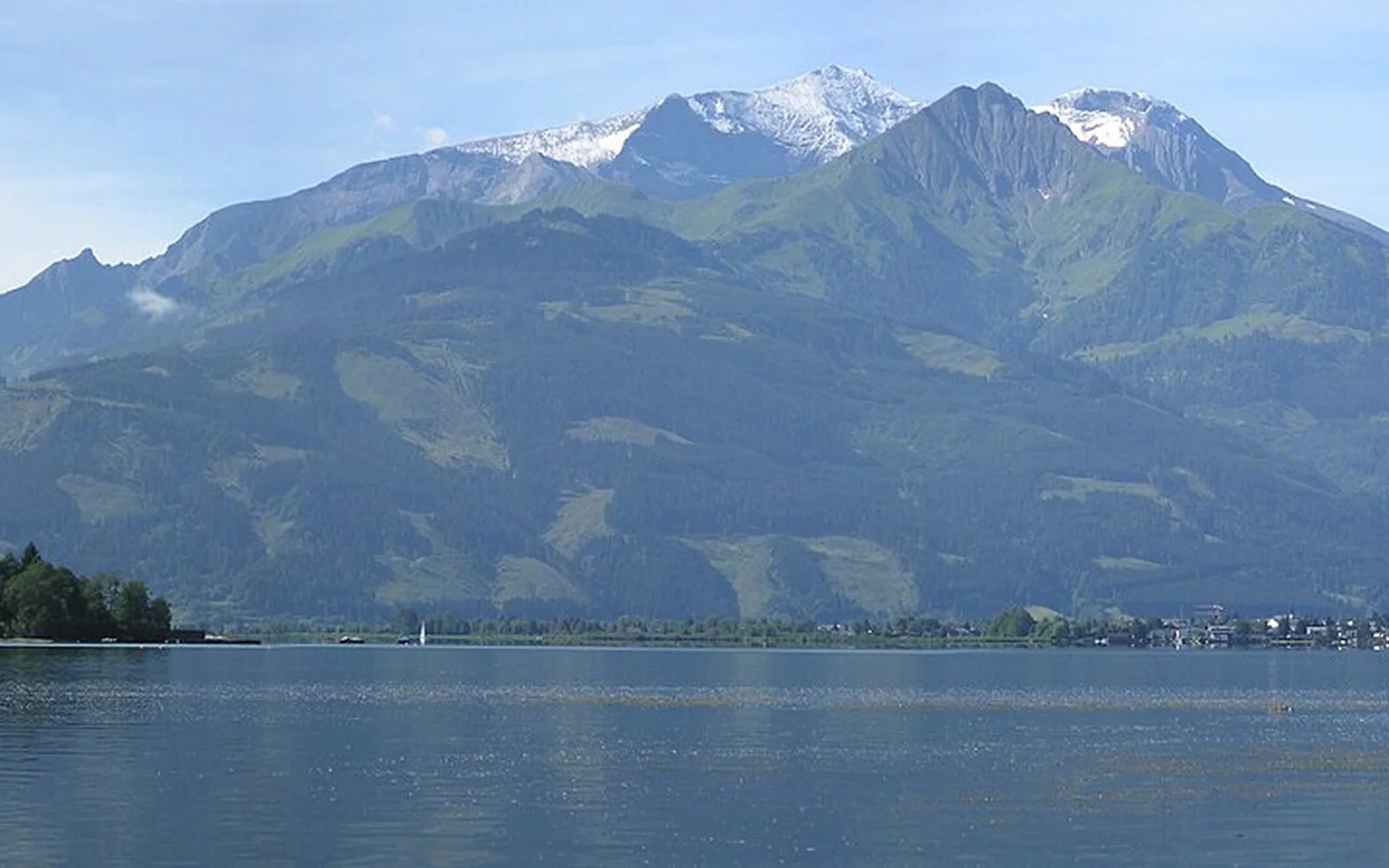 Zell am See beside Lake Zell and the Alps