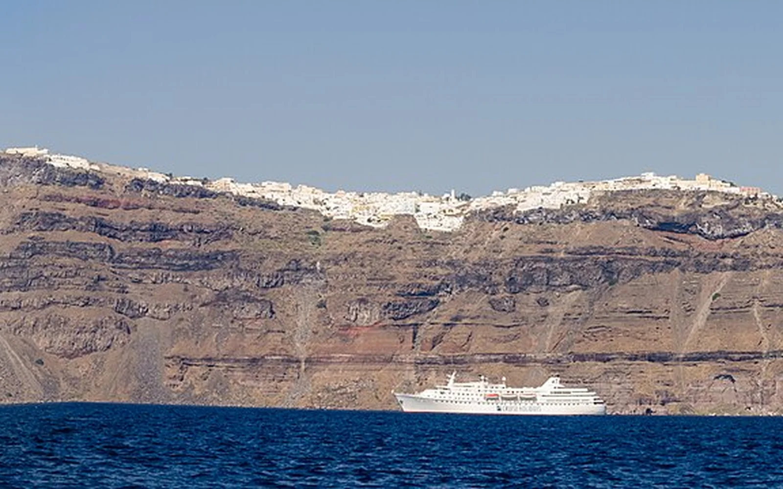 Fira and whitewashed buildings above the caldera