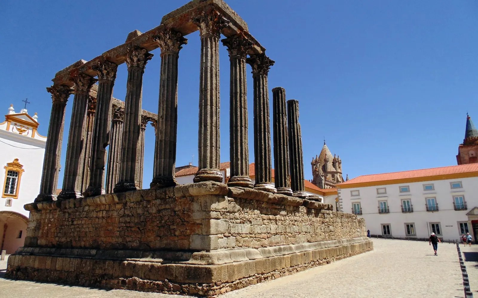 Roman Temple and historic buildings in Évora