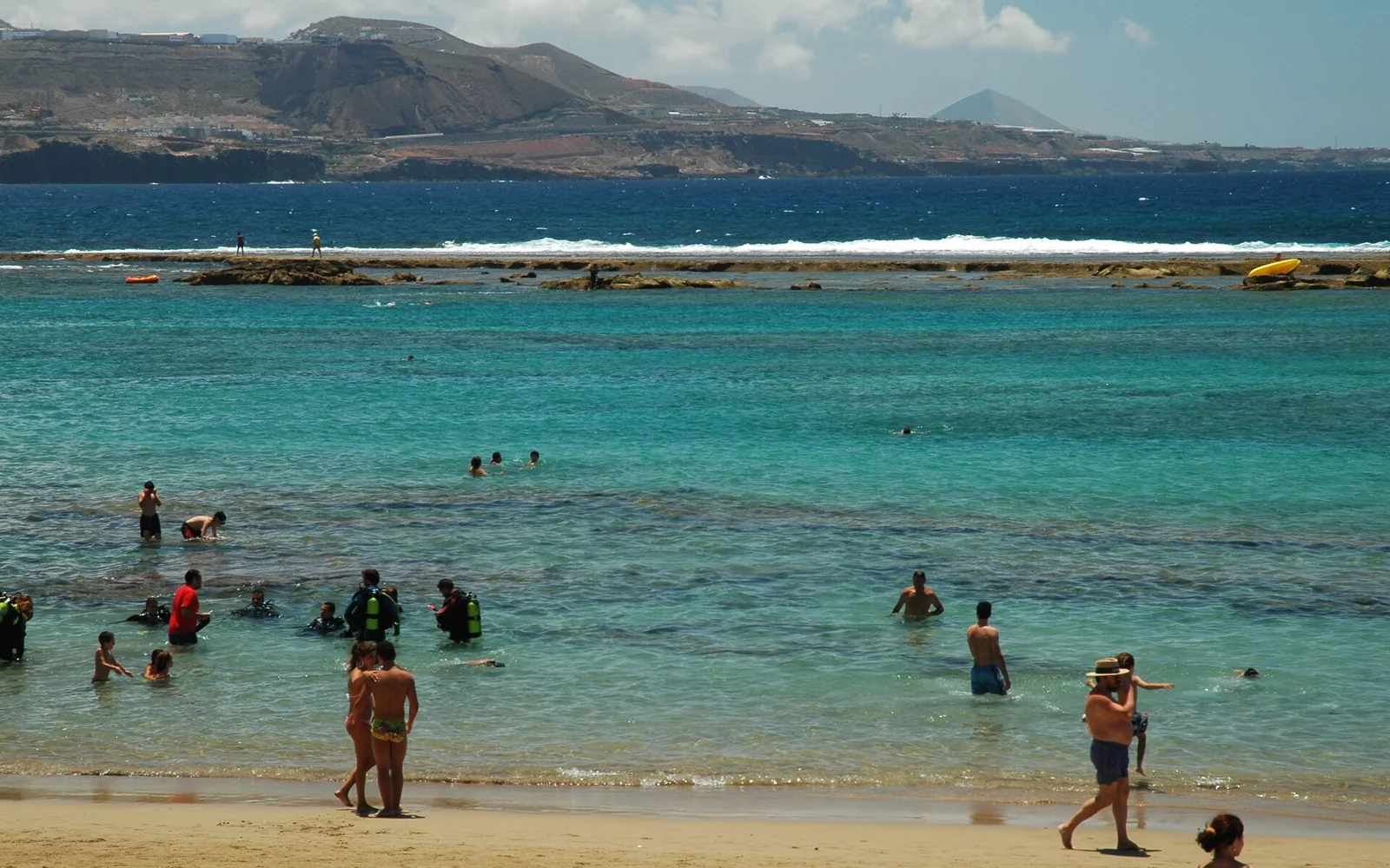 Las Canteras beach along the Las Palmas waterfront