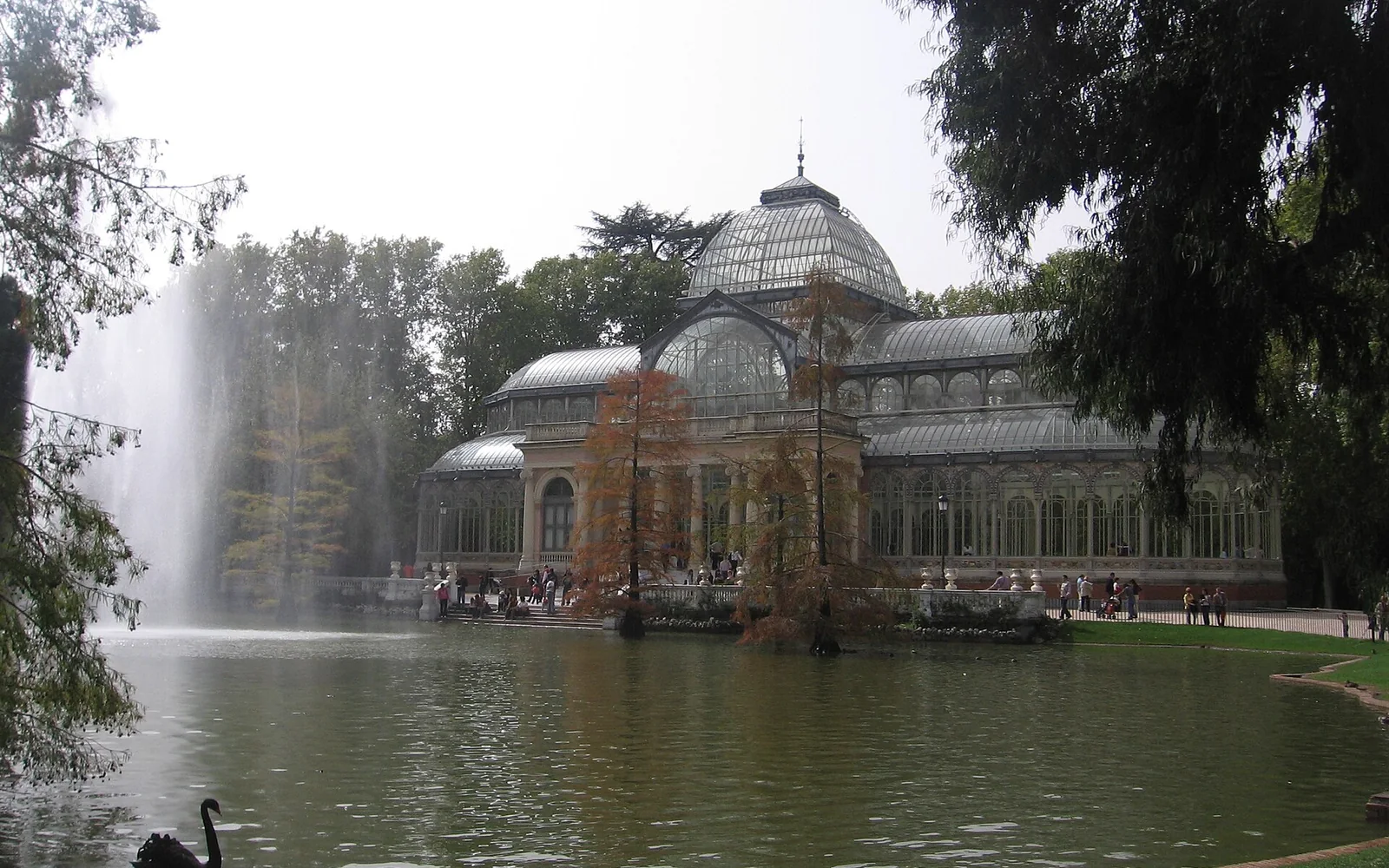 Crystal Palace beside the lake in Retiro Park