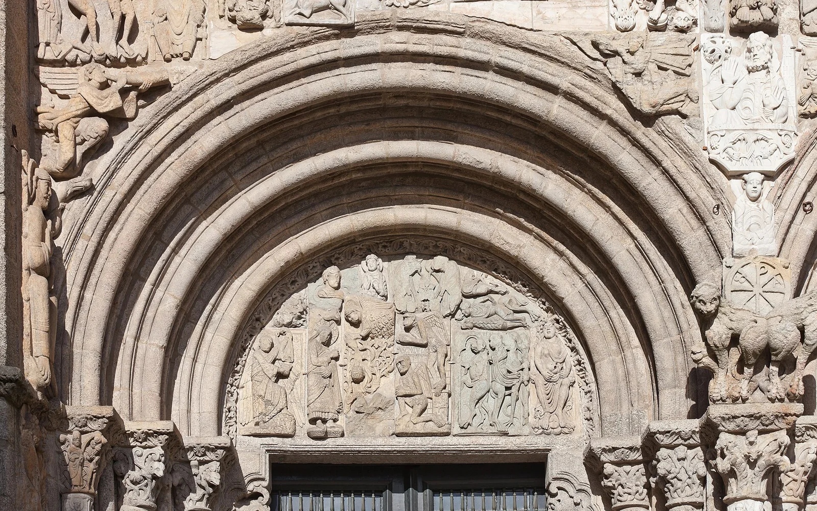 Praza das Praterías beside Santiago Cathedral