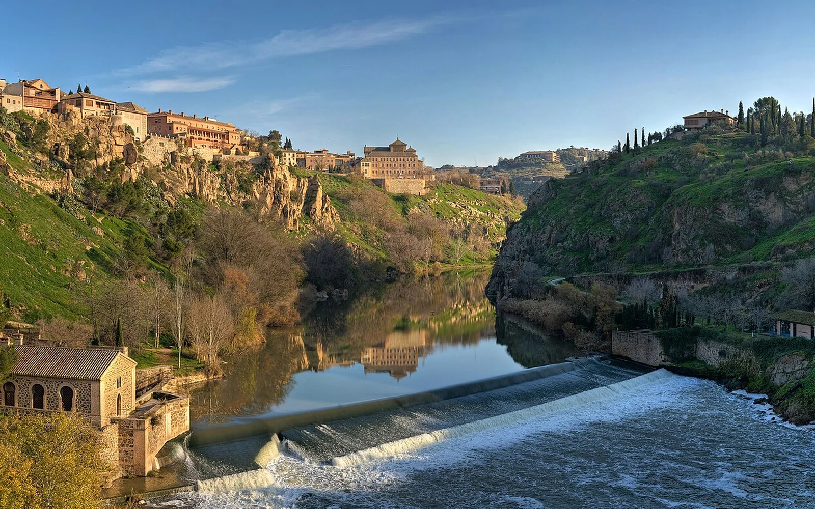 Toledo's historic centre above the Tagus