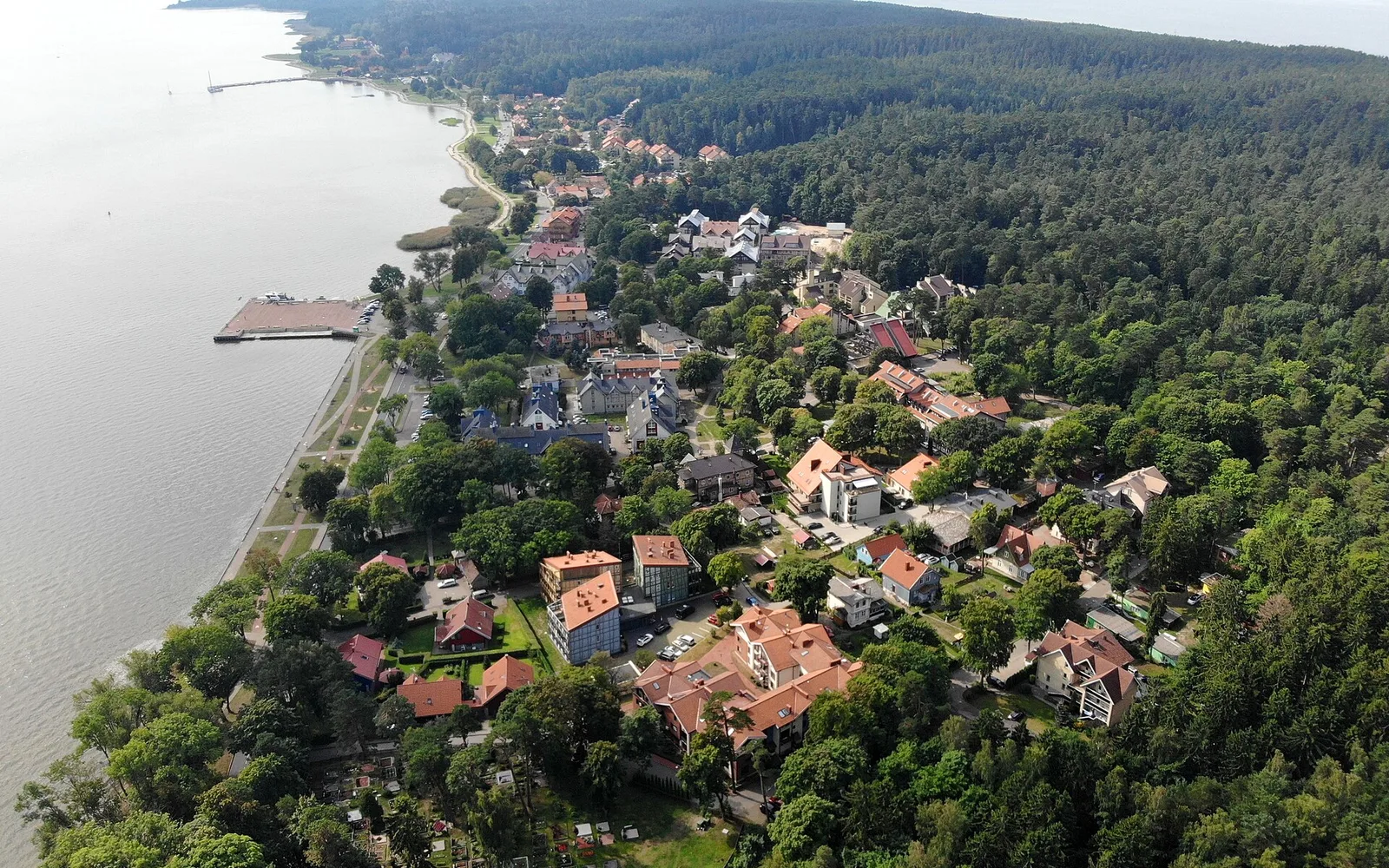 Juodkrantė beside the Curonian Lagoon and forest